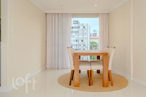 Image 13 - 883667