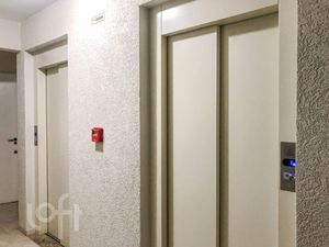 Image 4 - 883667