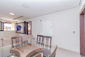 Image 4 - 883668
