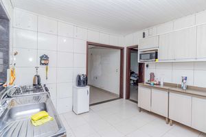 Image 9 - 883668