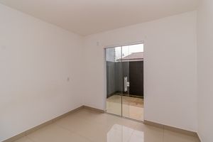 Image 13 - 883676