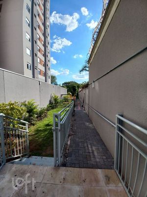 Image 32 - 883681