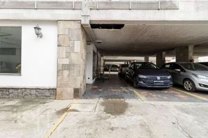 Image 17 - 883682