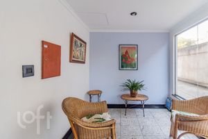 Image 25 - 883682