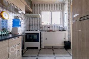 Image 4 - 883682