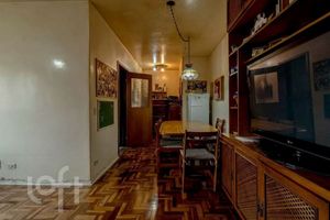 Image 1 - 883682