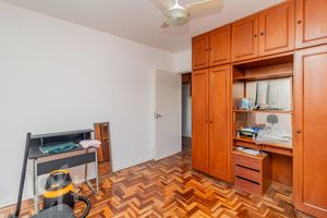 Image 10 - 883682