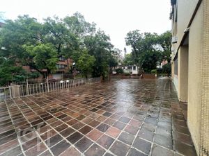 Image 21 - 883683