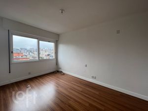 Image 13 - 883683