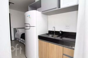 Image 3 - 883685