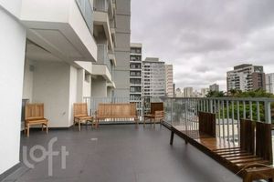 Image 22 - 883685