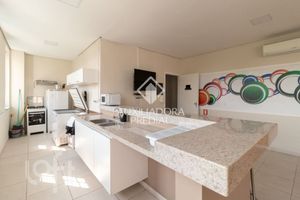 Image 32 - 883687