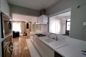 Image 11 - 883689