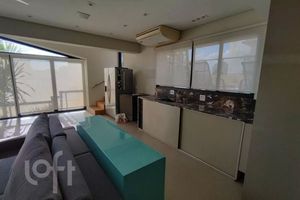 Image 3 - 883689
