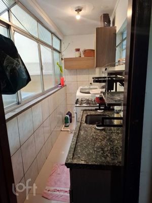 Image 5 - 883690