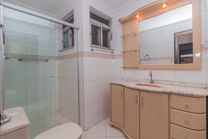 Image 6 - 883695