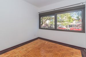 Image 7 - 883695