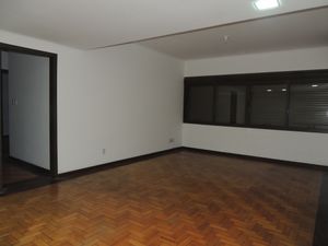 Image 6 - 883695