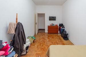 Image 6 - 883698