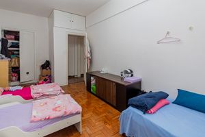 Image 9 - 883698
