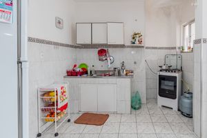 Image 17 - 883698