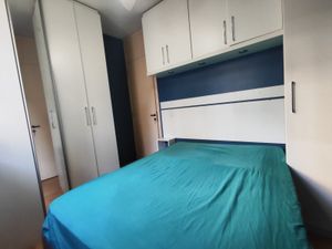 Image 9 - 883699