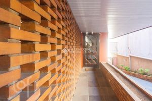Image 19 - 883702