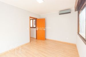 Image 9 - 883702