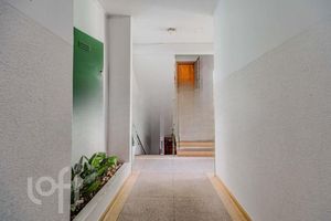 Image 18 - 883704