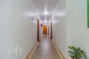 Image 17 - 883704