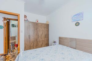 Image 11 - 883704