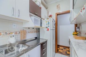 Image 5 - 883704