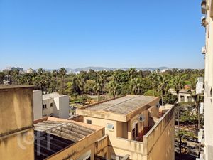 Image 16 - 883722