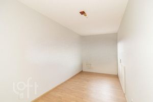 Image 30 - 883730