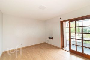 Image 10 - 883730