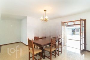 Image 32 - 883730