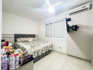 Image 13 - 883731