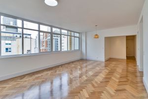 Image 3 - 883734