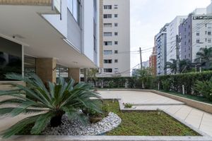 Image 33 - 883734