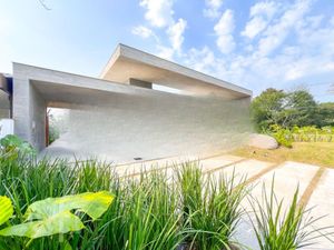 Image 1 - 883736