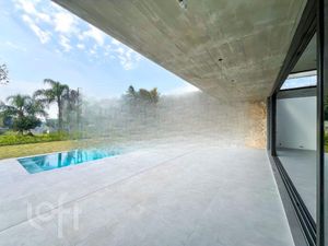Image 35 - 883736