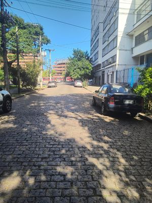Image 16 - 883738