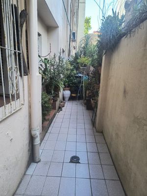 Image 12 - 883738