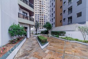Image 65 - 883741