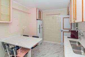 Image 38 - 883741