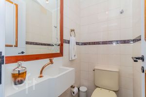 Image 4 - 883741