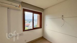 Image 6 - 883743