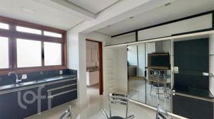 Image 21 - 883743