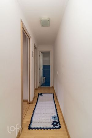 Image 17 - 883744