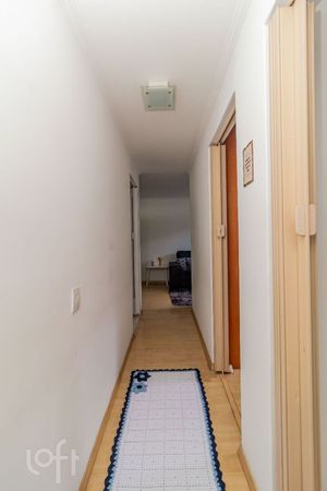 Image 16 - 883744
